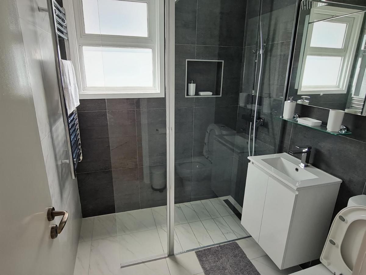 Easystay Two Bedroom Apartment 라르나카 외부 사진