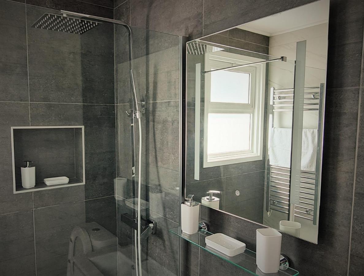 Easystay Two Bedroom Apartment 라르나카 외부 사진